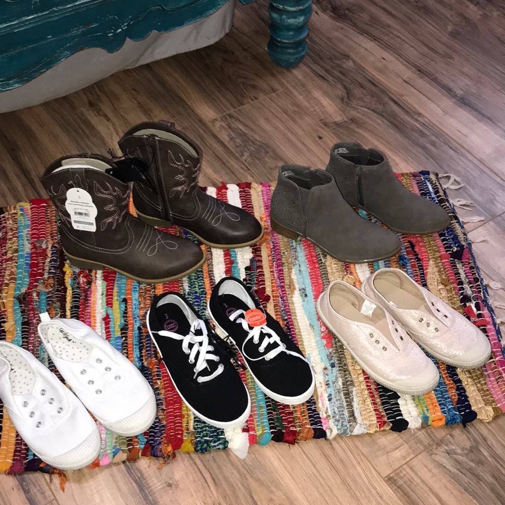 5 pairs of girls size 3 shoes